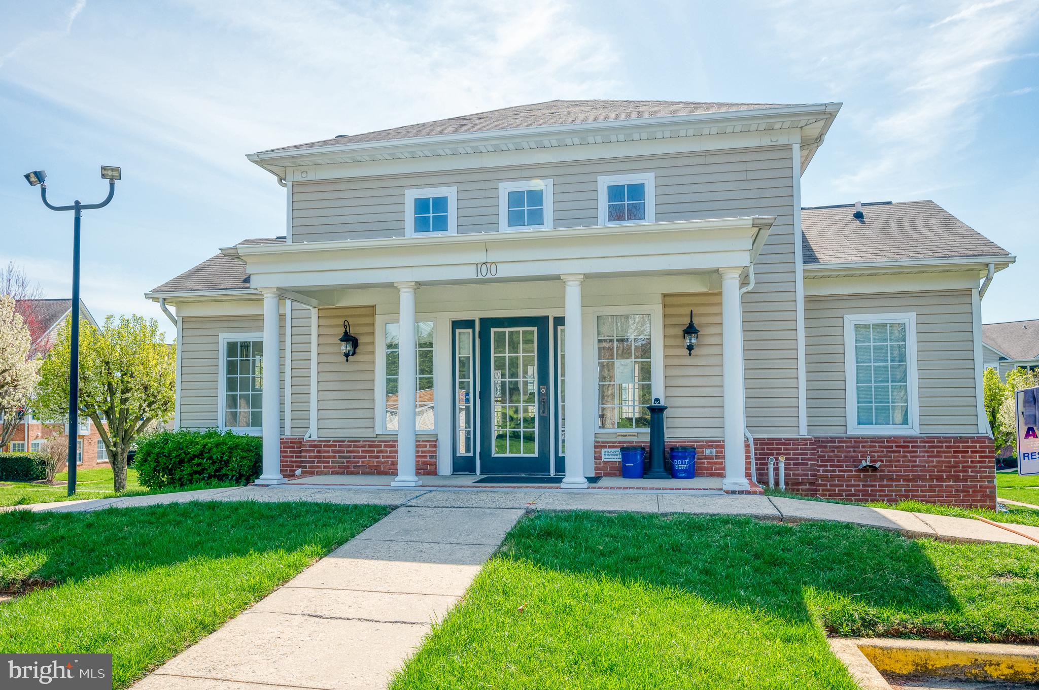 BAYLAND CONDO - Residential