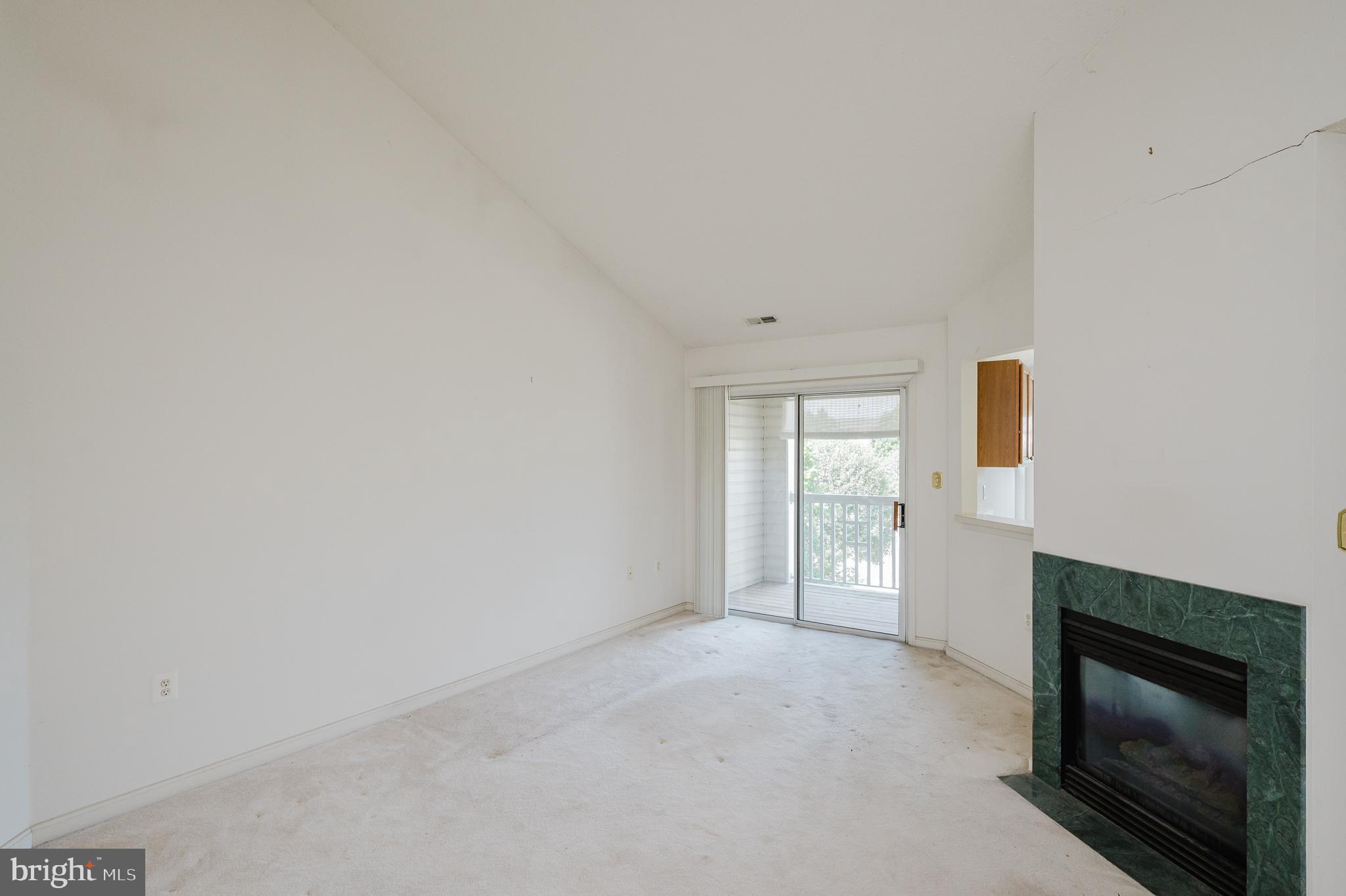 BAYLAND CONDO - Residential