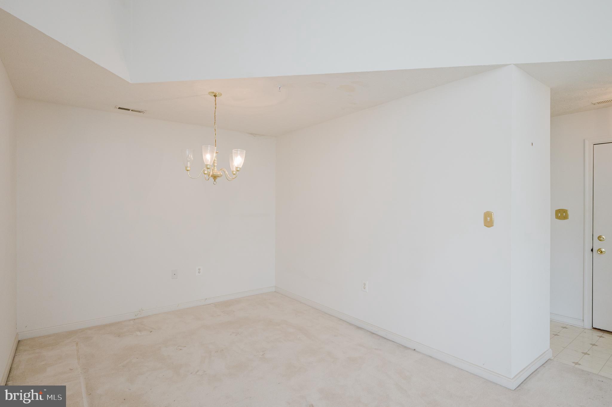 BAYLAND CONDO - Residential