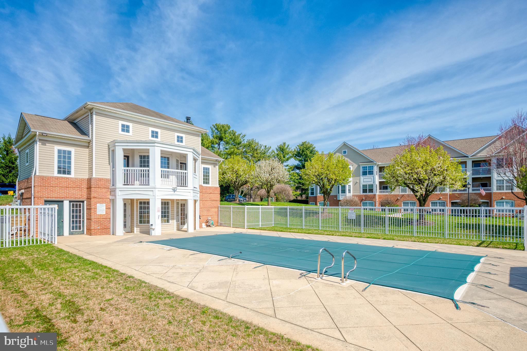 BAYLAND CONDO - Residential