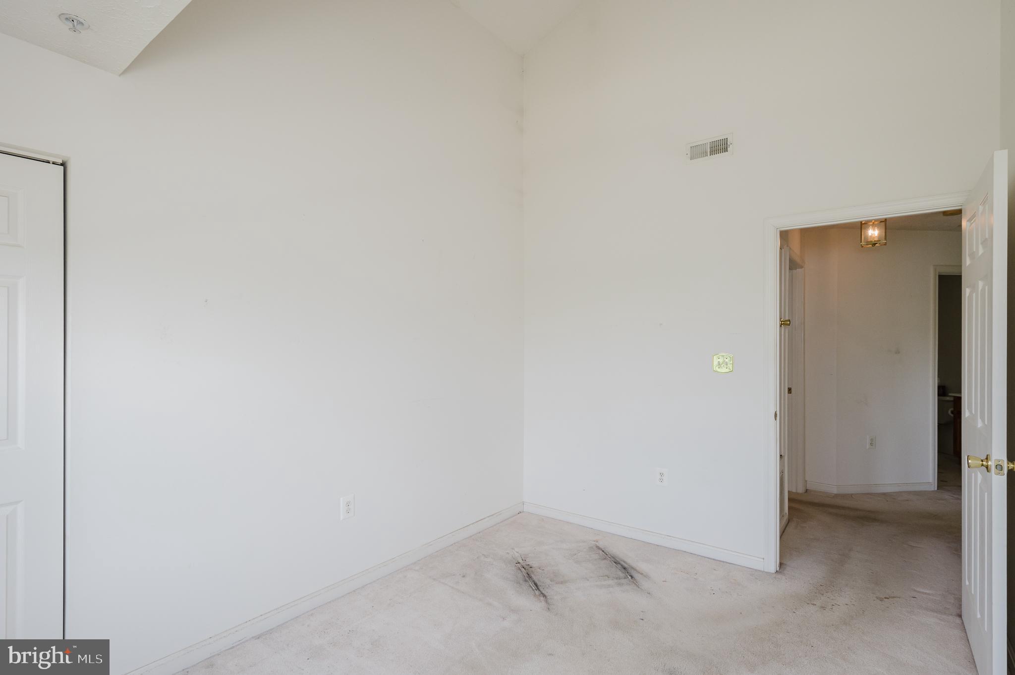 BAYLAND CONDO - Residential