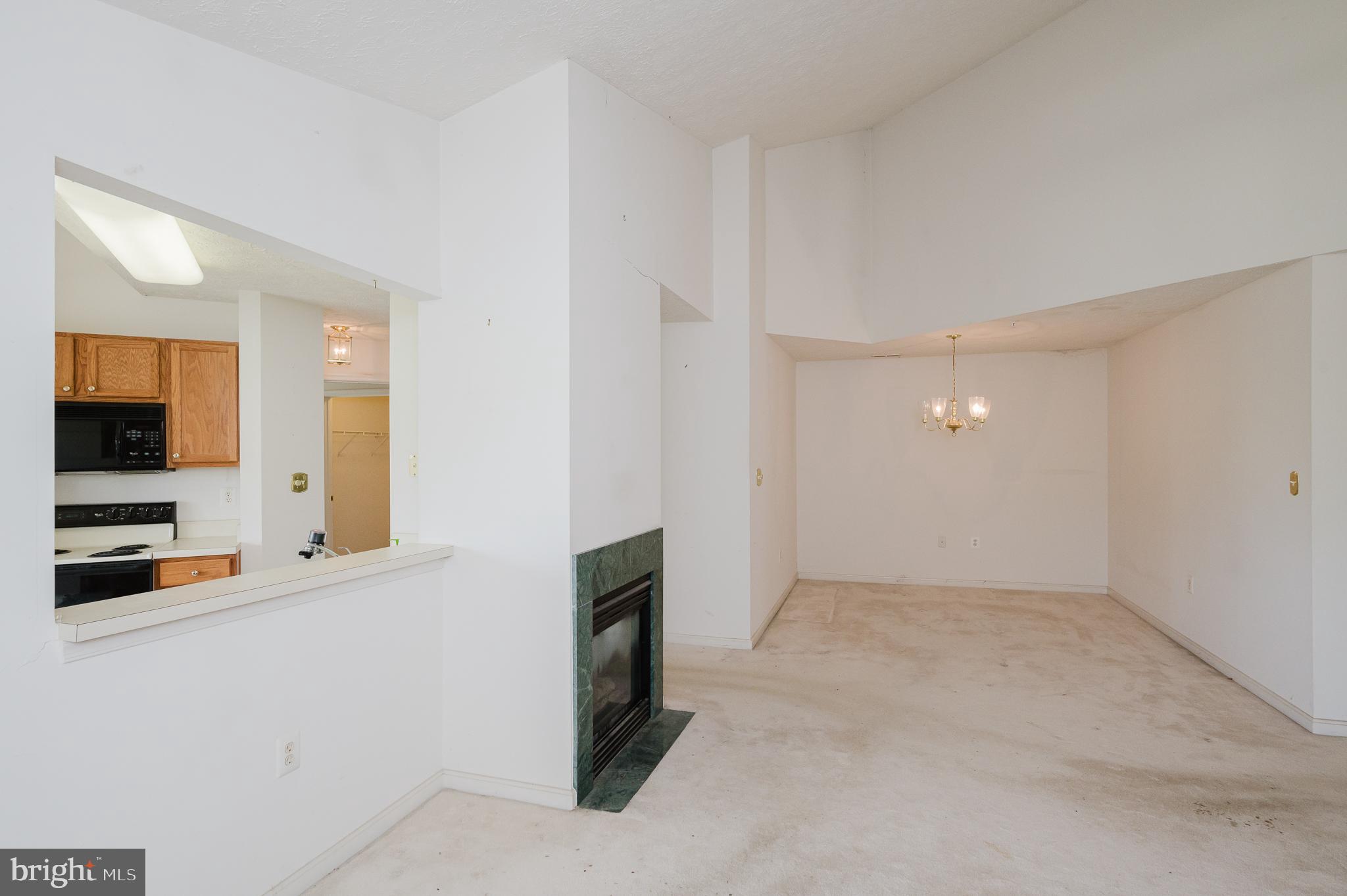 BAYLAND CONDO - Residential