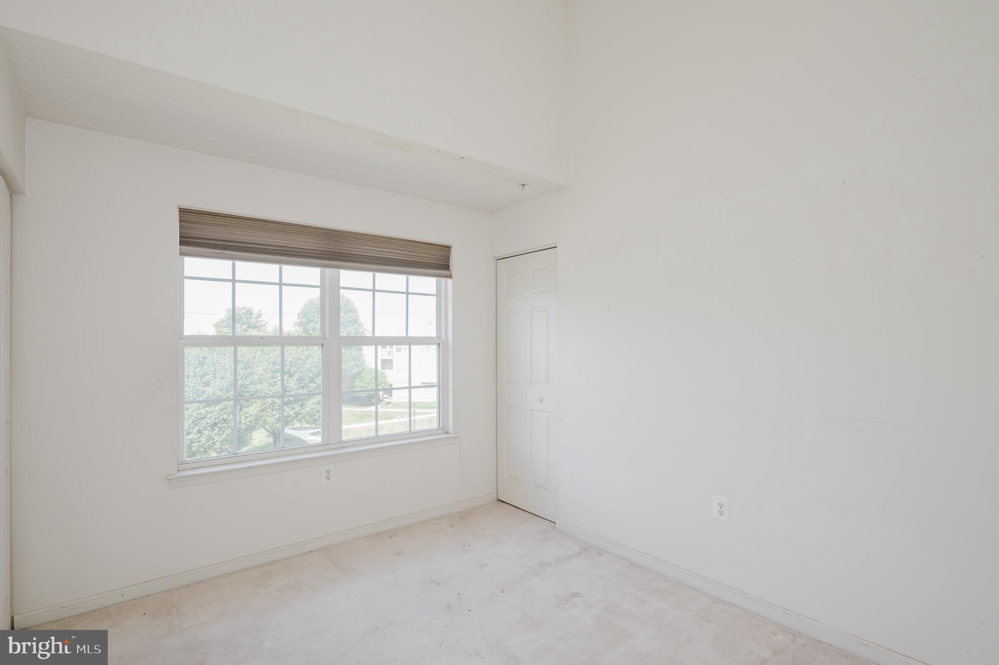 BAYLAND CONDO - Residential