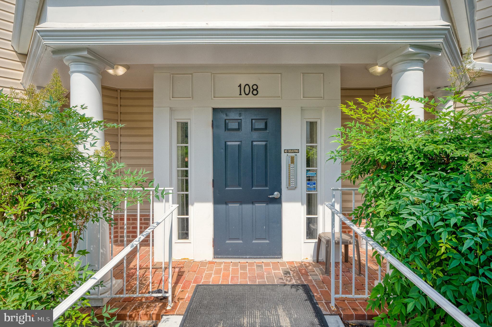 BAYLAND CONDO - Residential