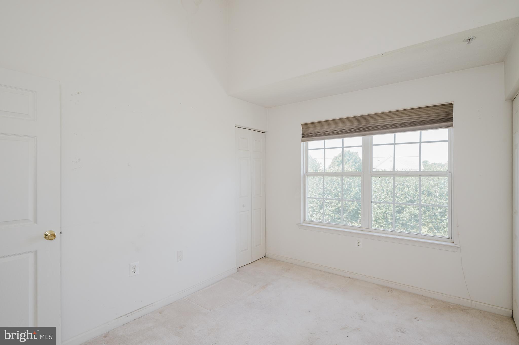 BAYLAND CONDO - Residential