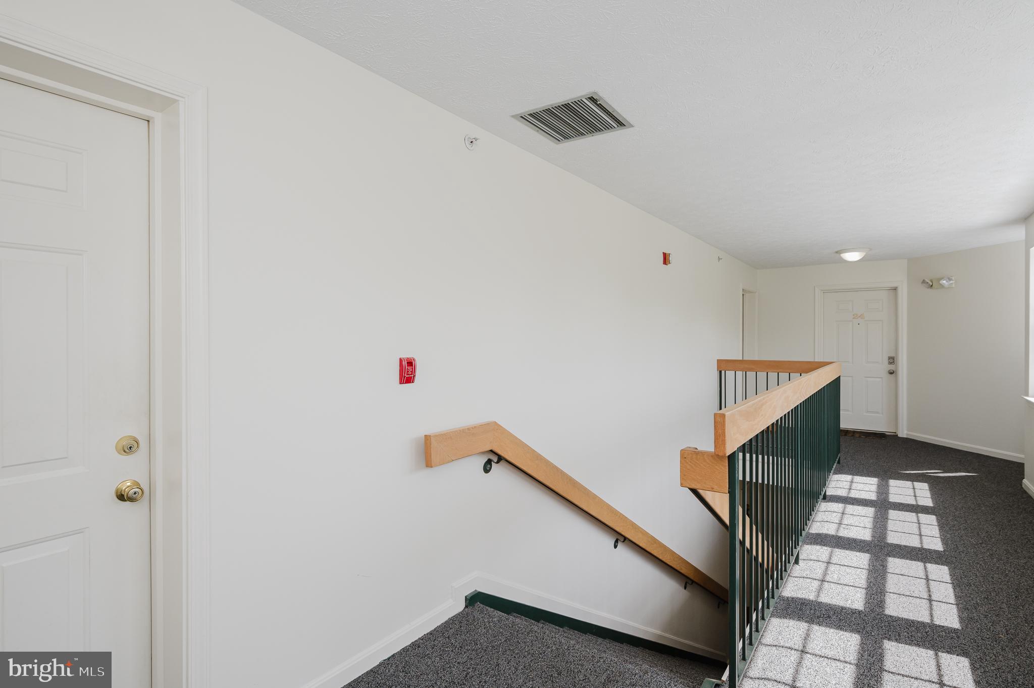 BAYLAND CONDO - Residential