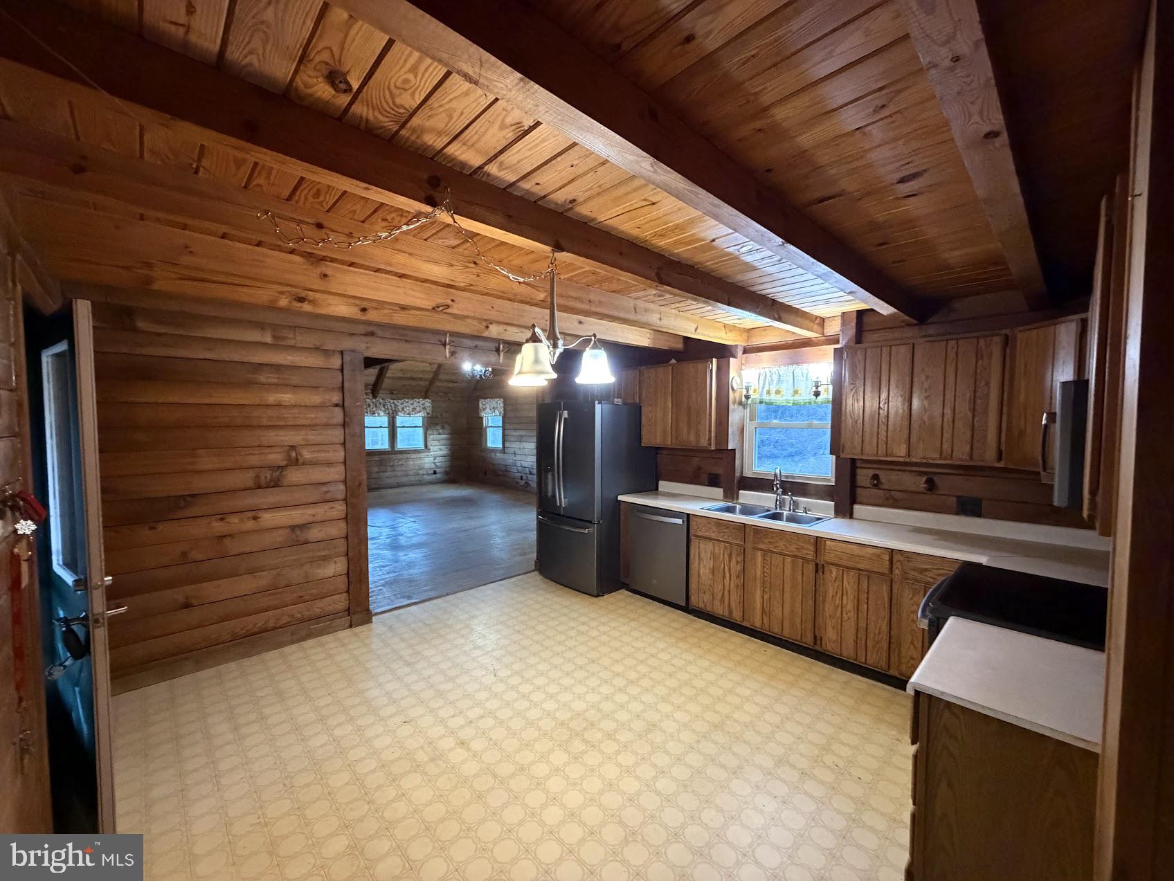 1304 WAKEMANS GROVE ROAD