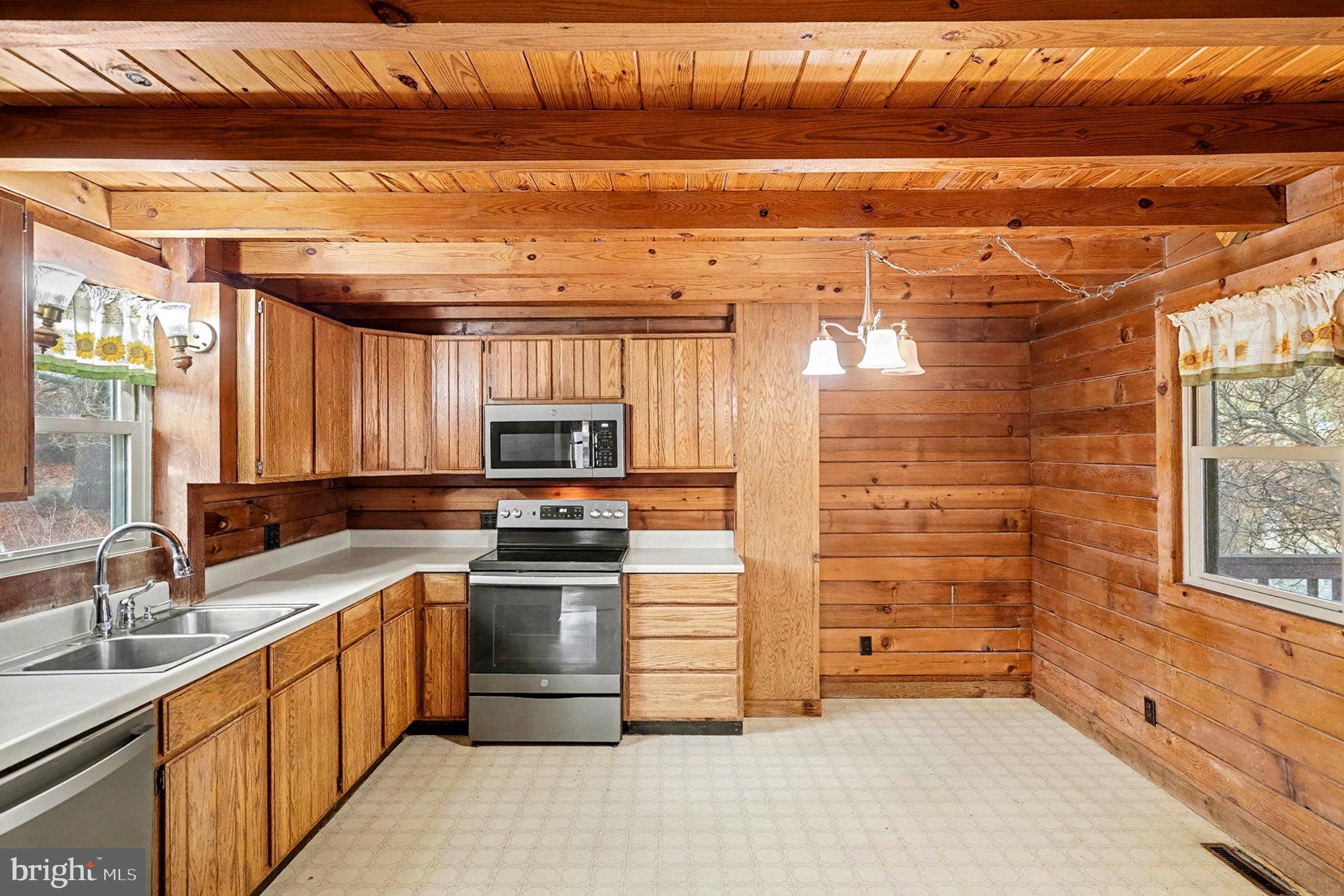 1304 WAKEMANS GROVE ROAD