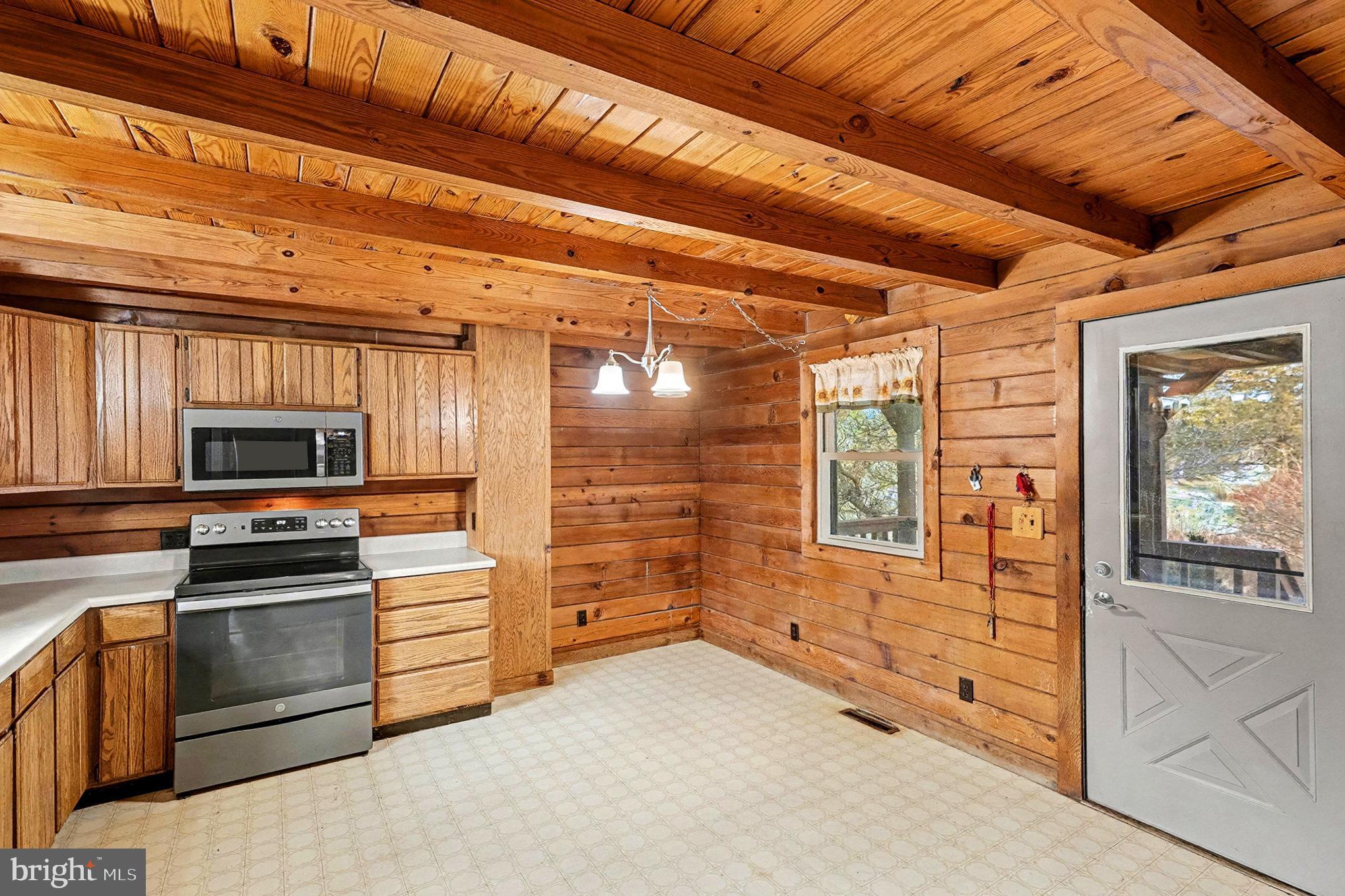 1304 WAKEMANS GROVE ROAD