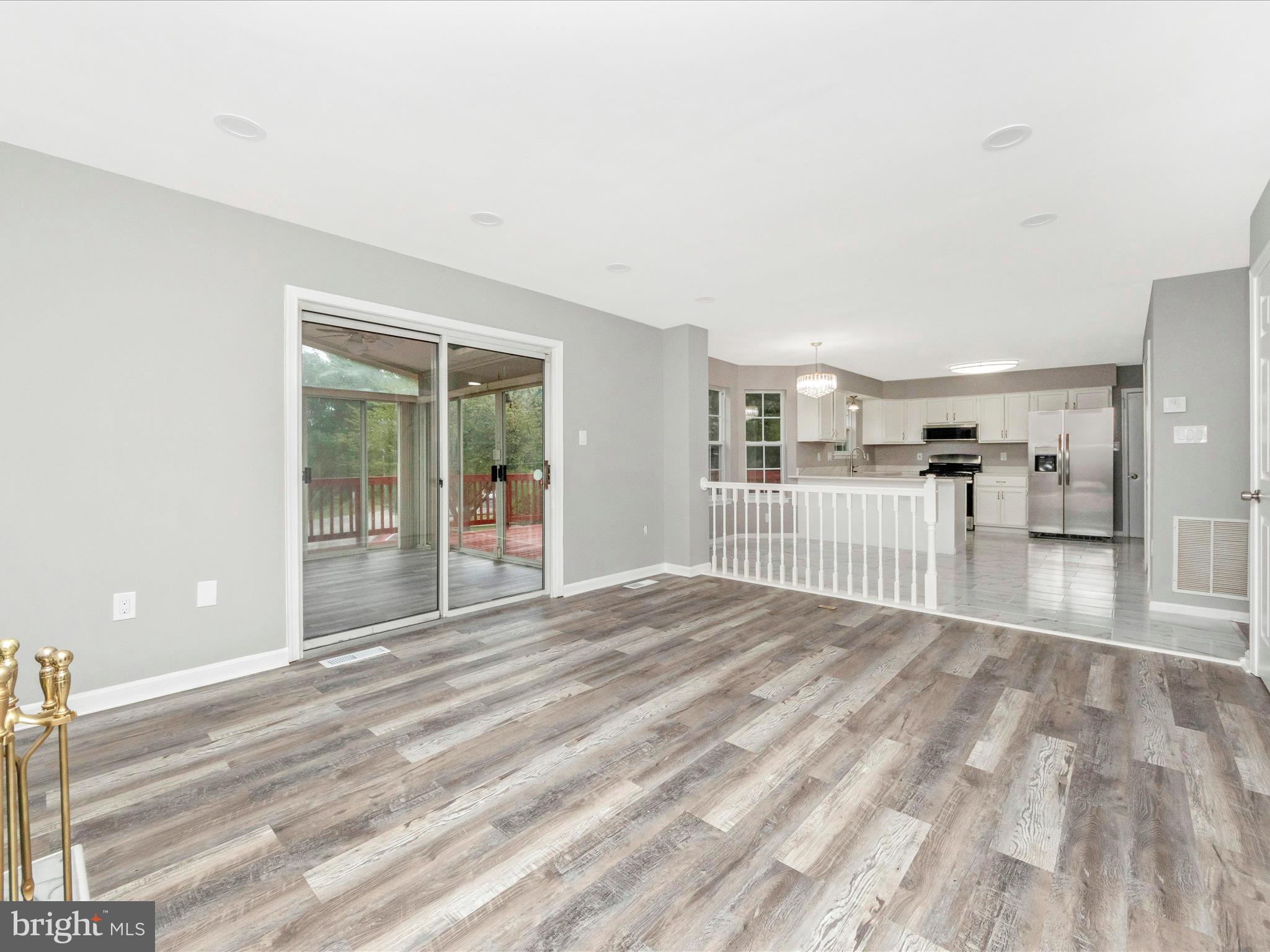 BARNABY KNOLLS - Residential