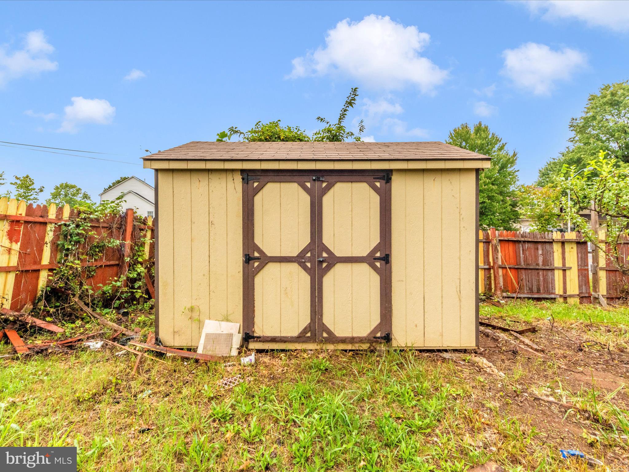 BARNABY KNOLLS - Residential