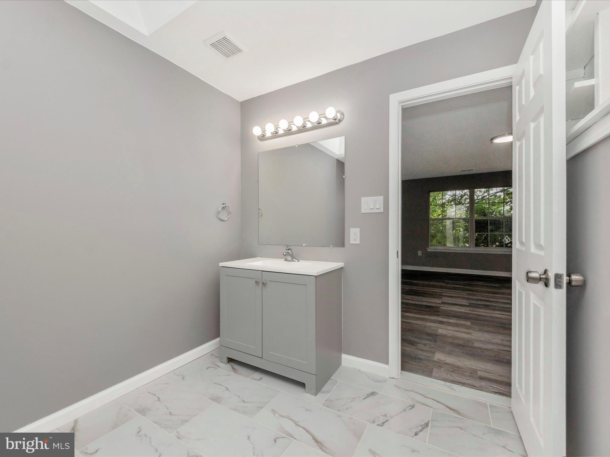 BARNABY KNOLLS - Residential