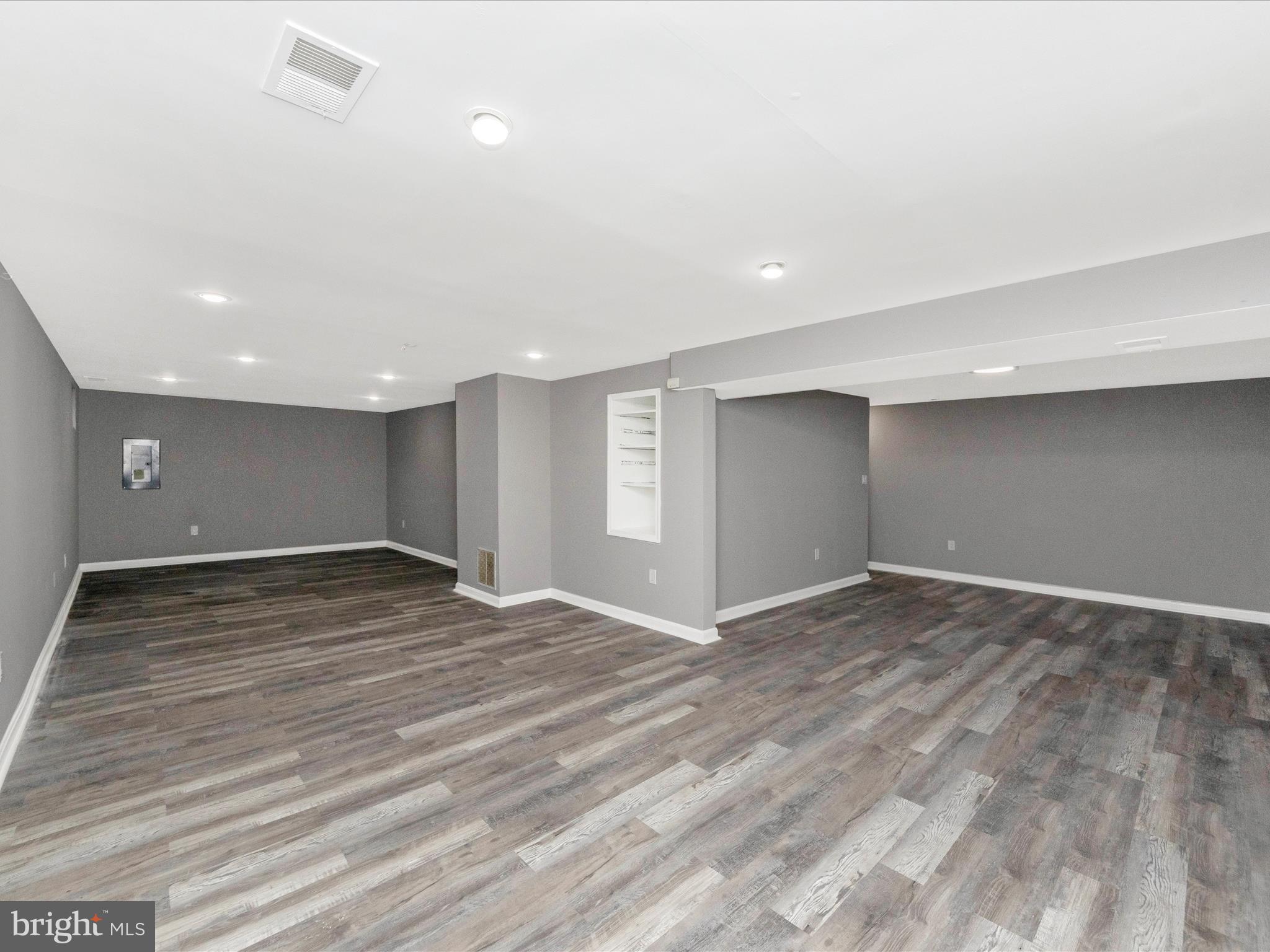 BARNABY KNOLLS - Residential