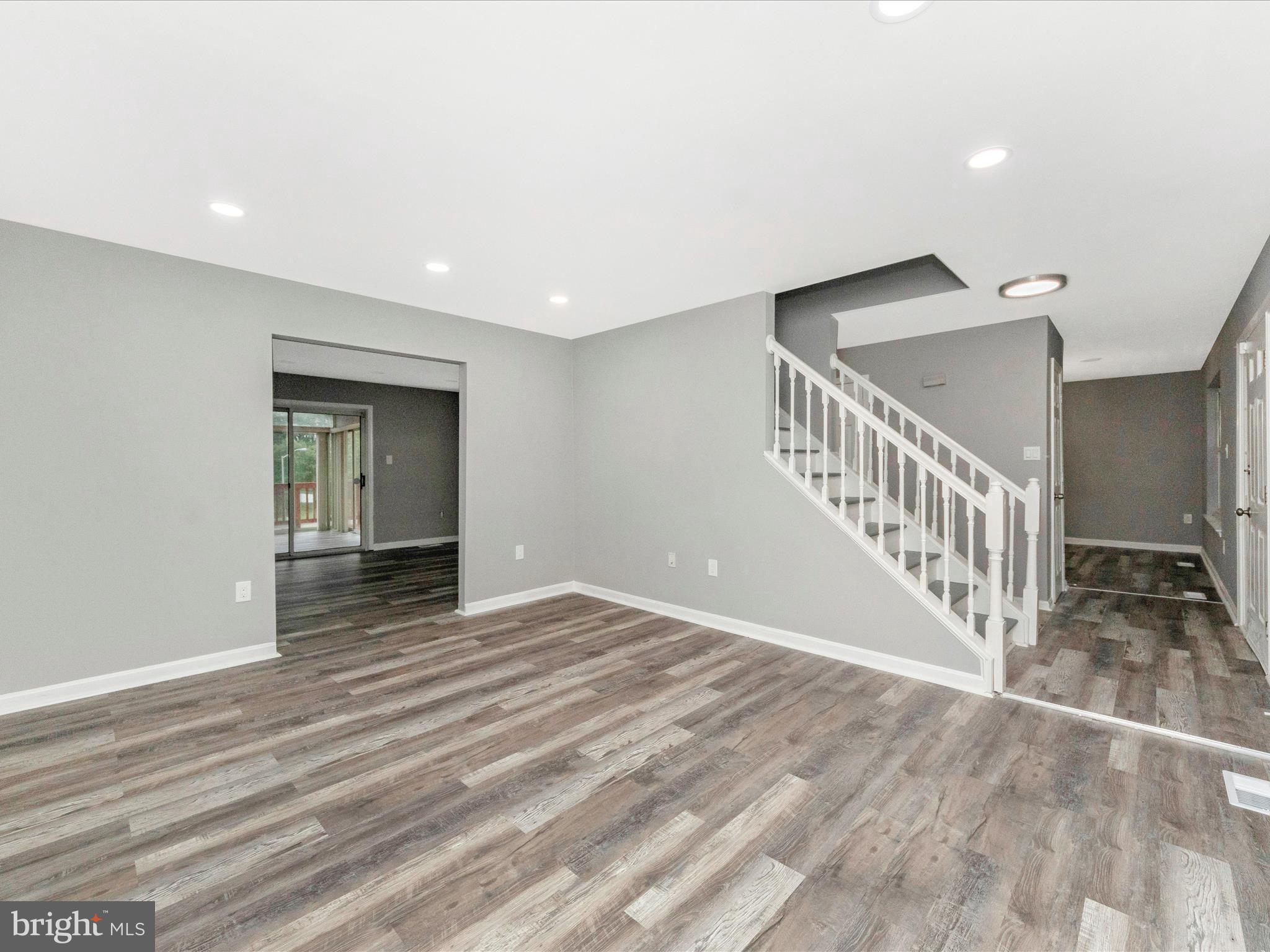 BARNABY KNOLLS - Residential