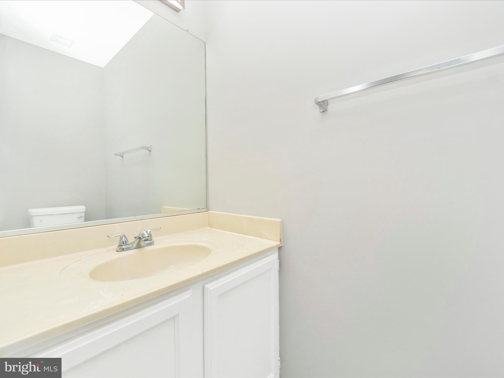 BARNABY KNOLLS - Residential