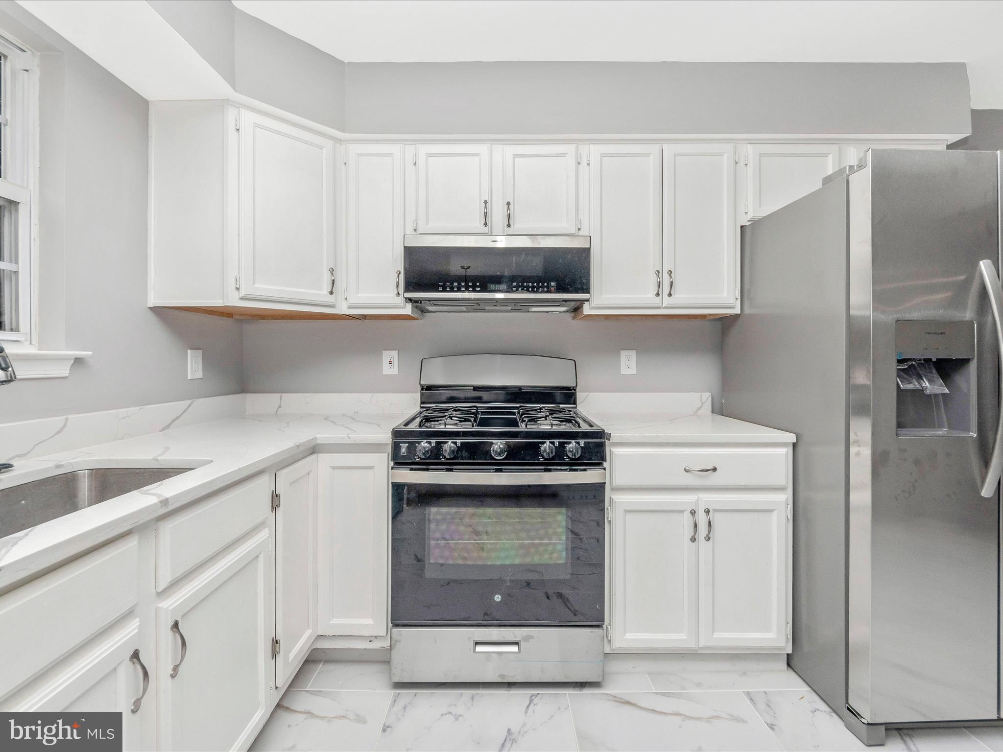 BARNABY KNOLLS - Residential