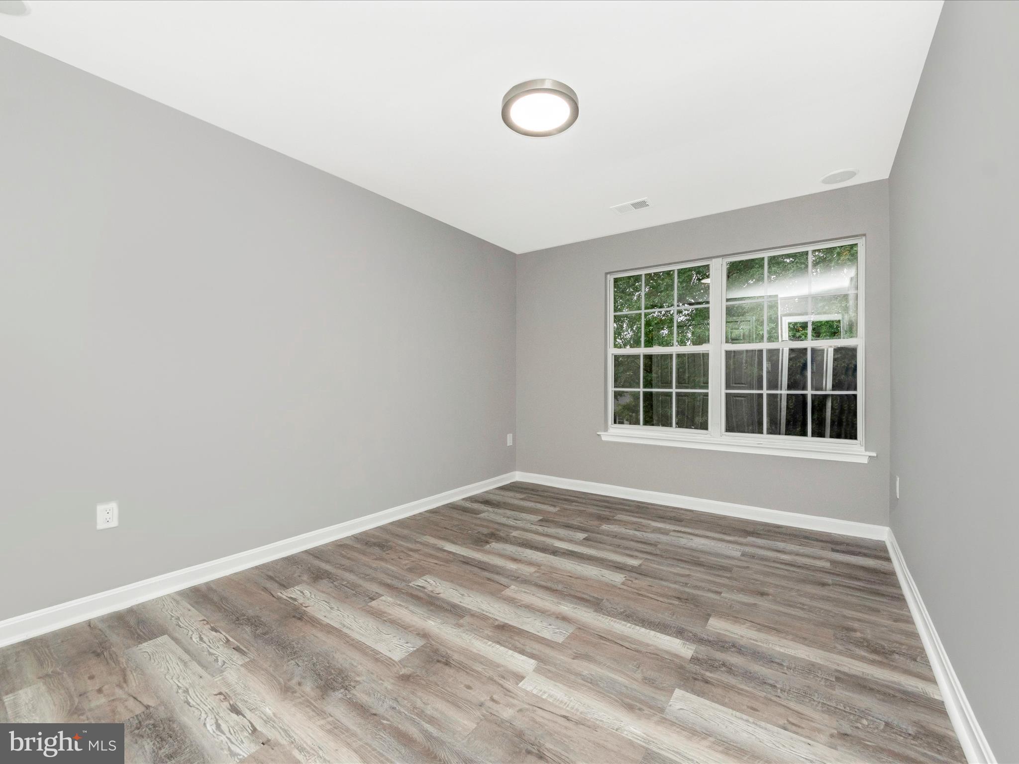 BARNABY KNOLLS - Residential