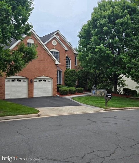 Photo of 13249 Middleton Farm Lane, HERNDON, VA 20171 (MLS # VAFX2335494)