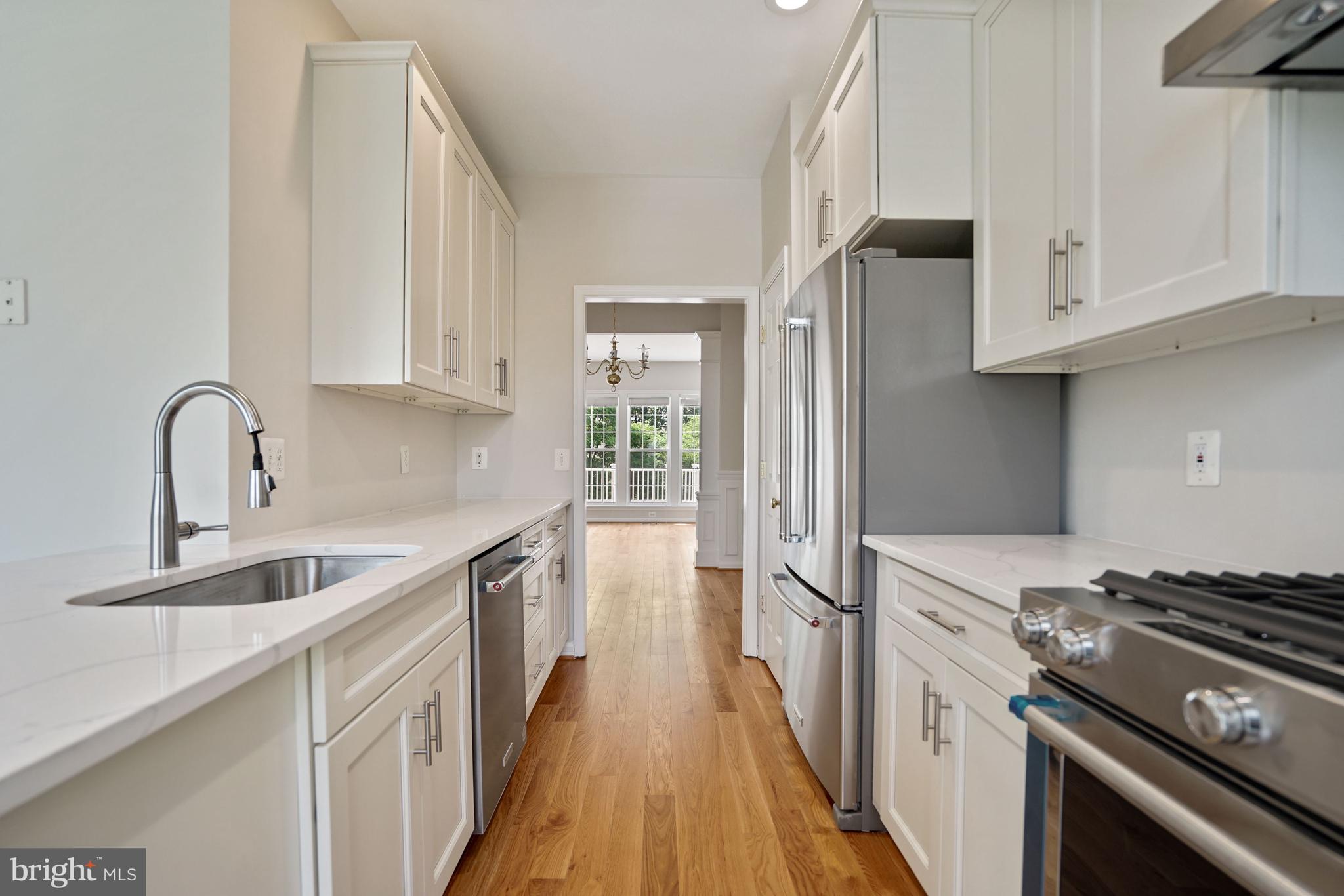 LAUREL HILL LANDBAY - Residential Lease