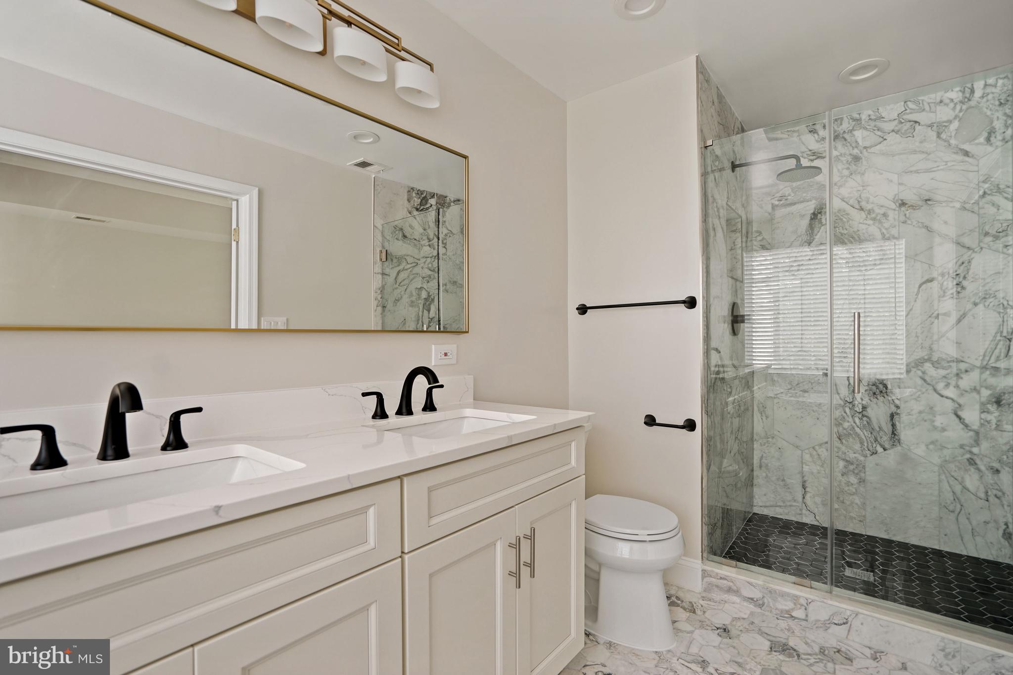 LAUREL HILL LANDBAY - Residential Lease