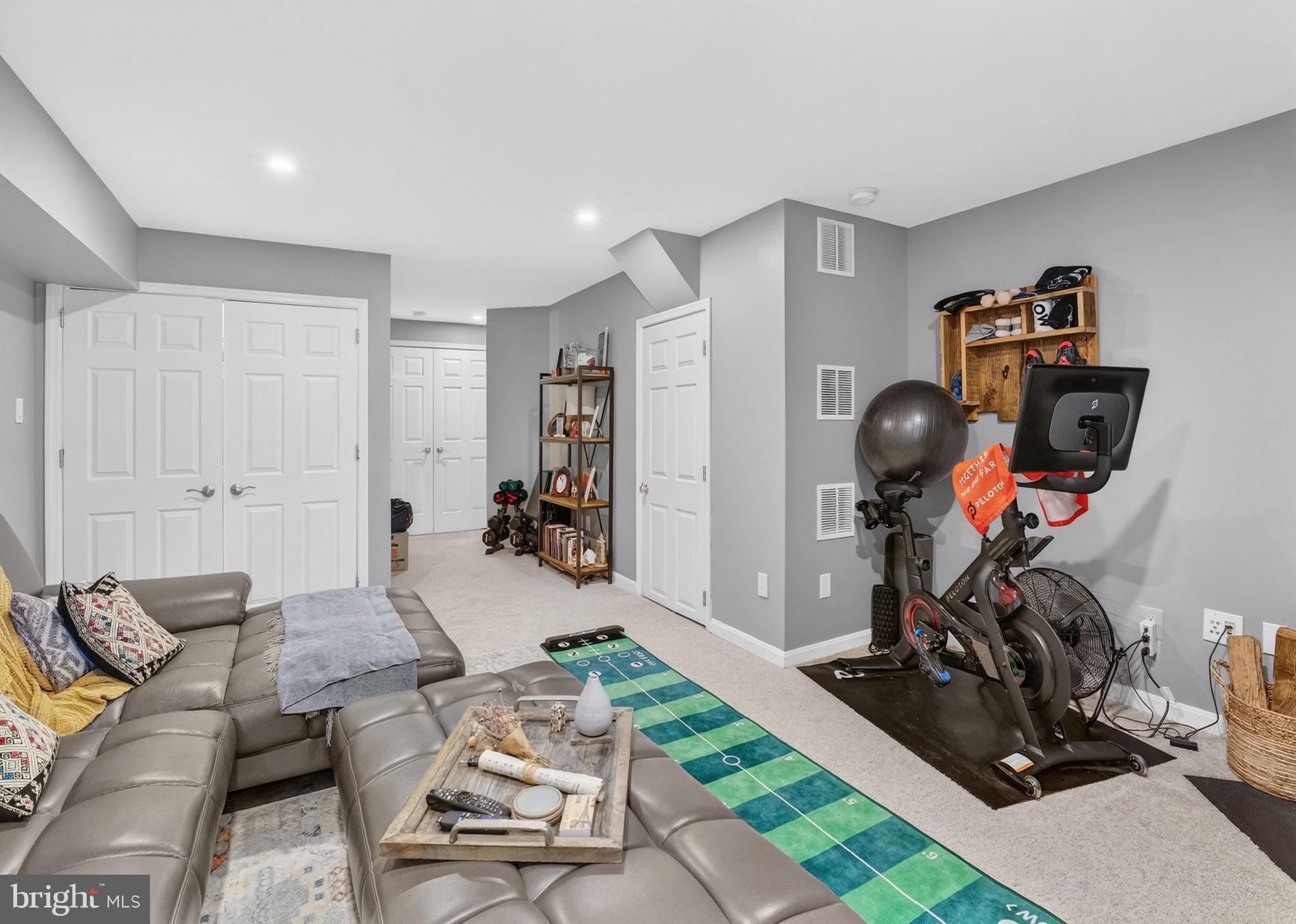 CENTREVILLE GREEN - Residential