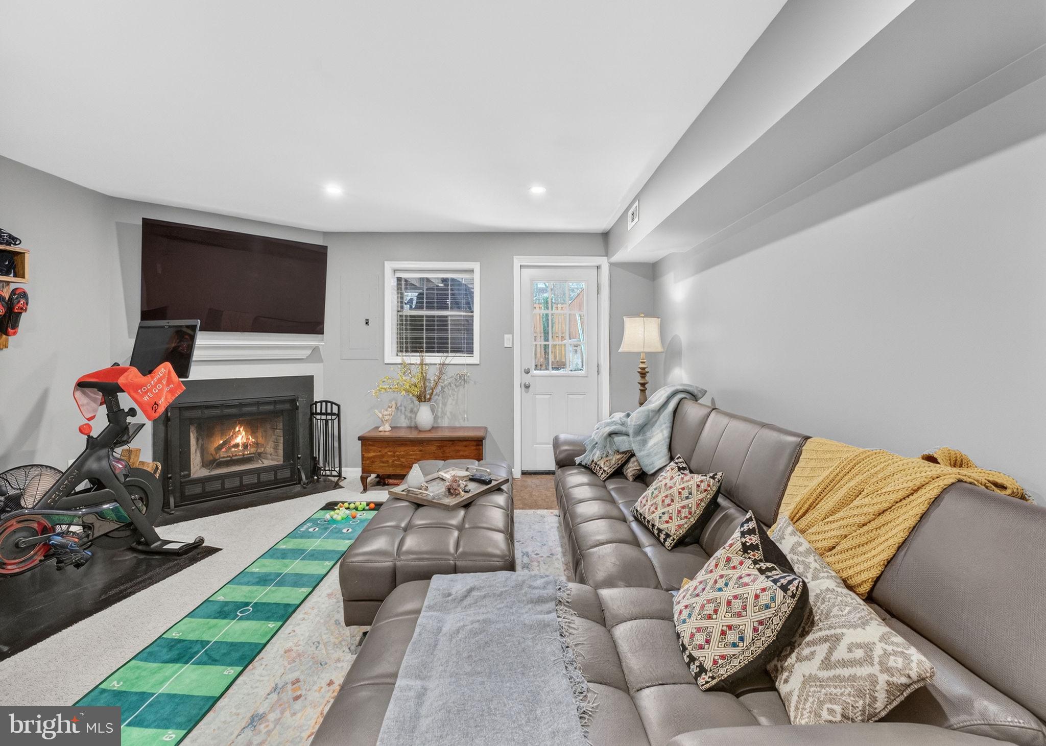 CENTREVILLE GREEN - Residential