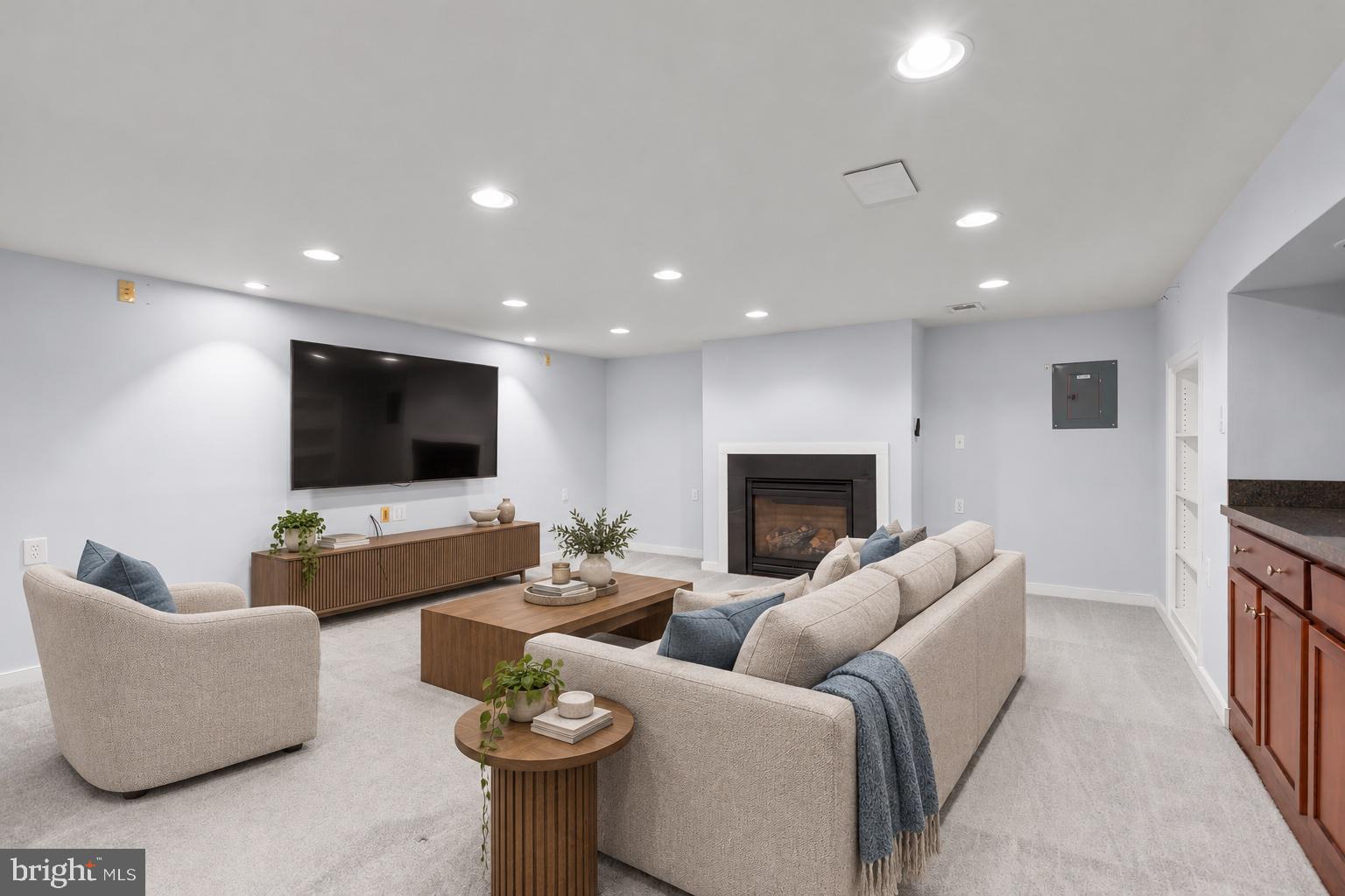 3514 CARLYLE COURT