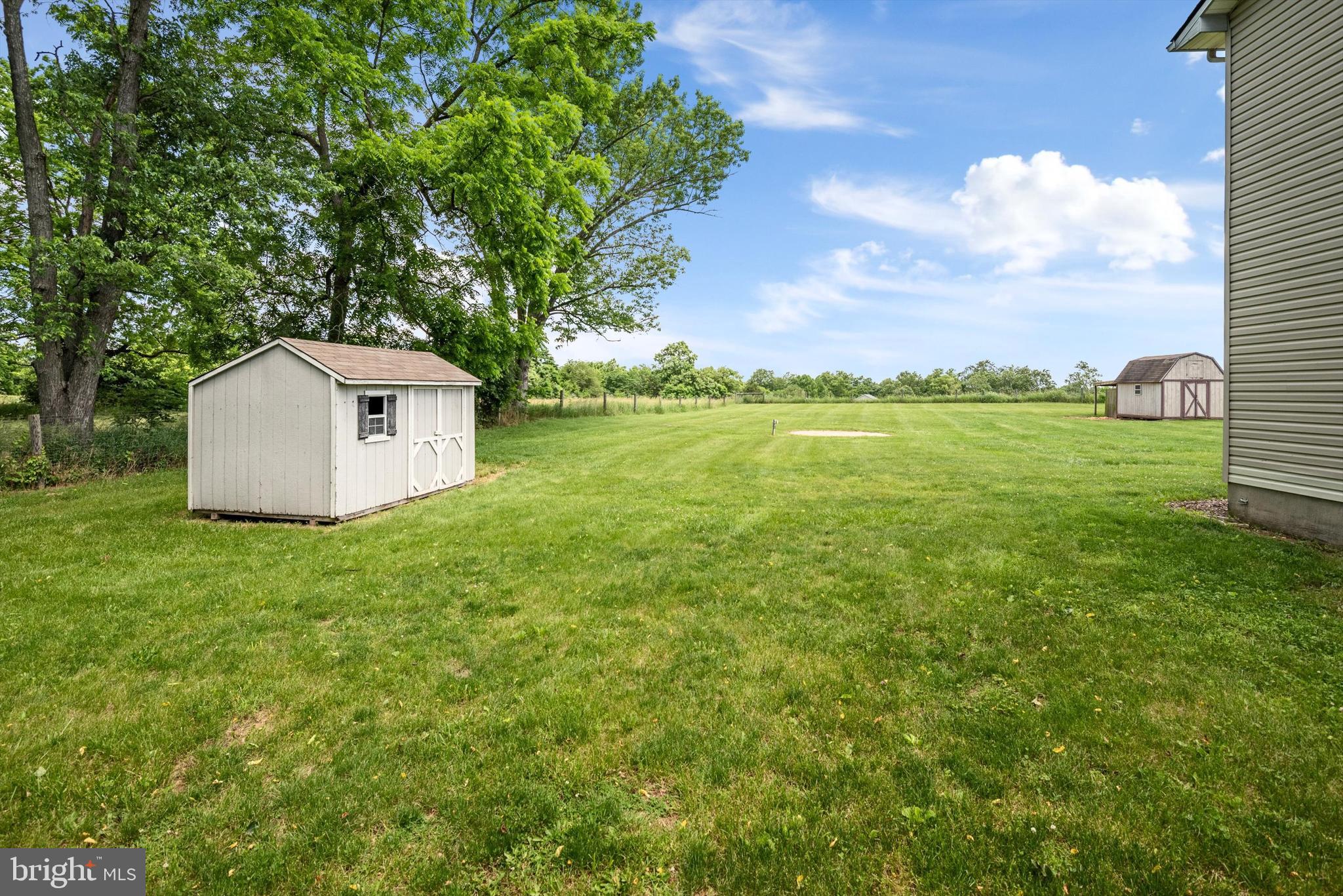 VICTORIA ESTATES - Residential