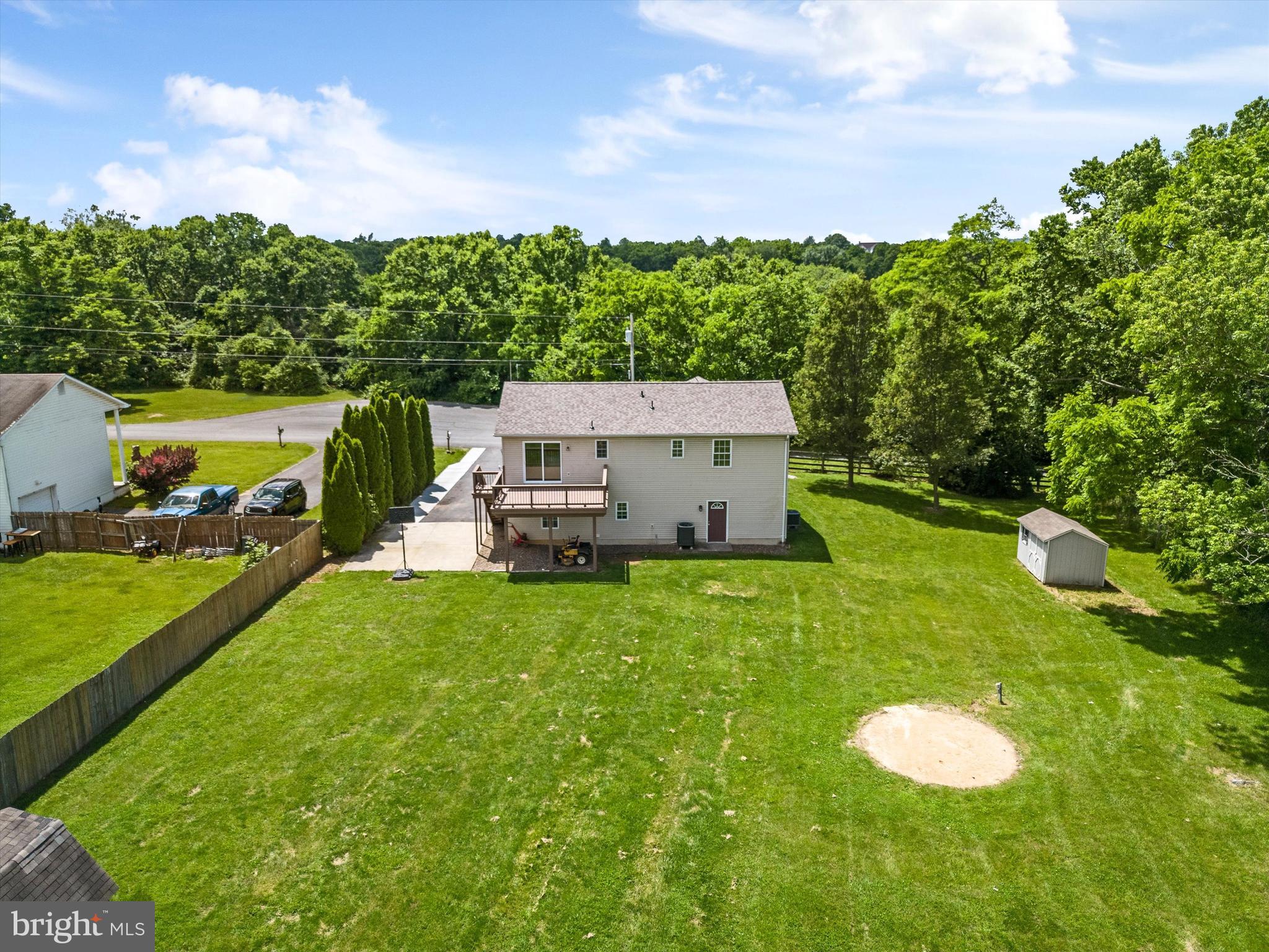 VICTORIA ESTATES - Residential