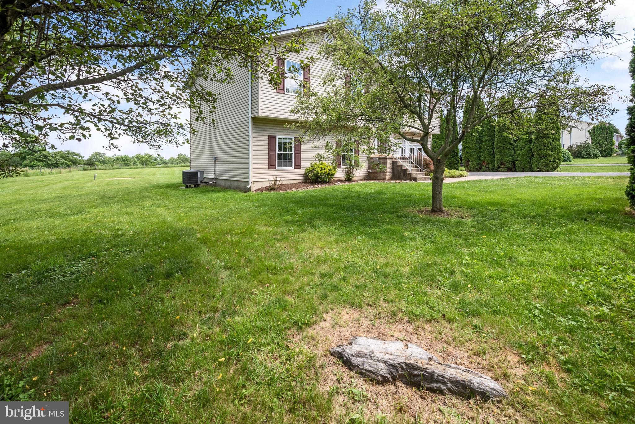 VICTORIA ESTATES - Residential