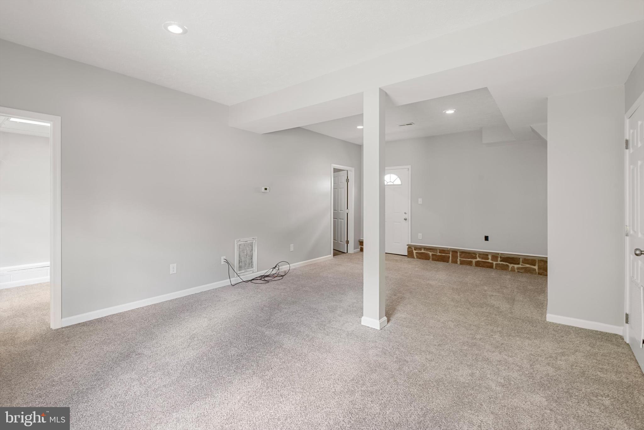 VICTORIA ESTATES - Residential