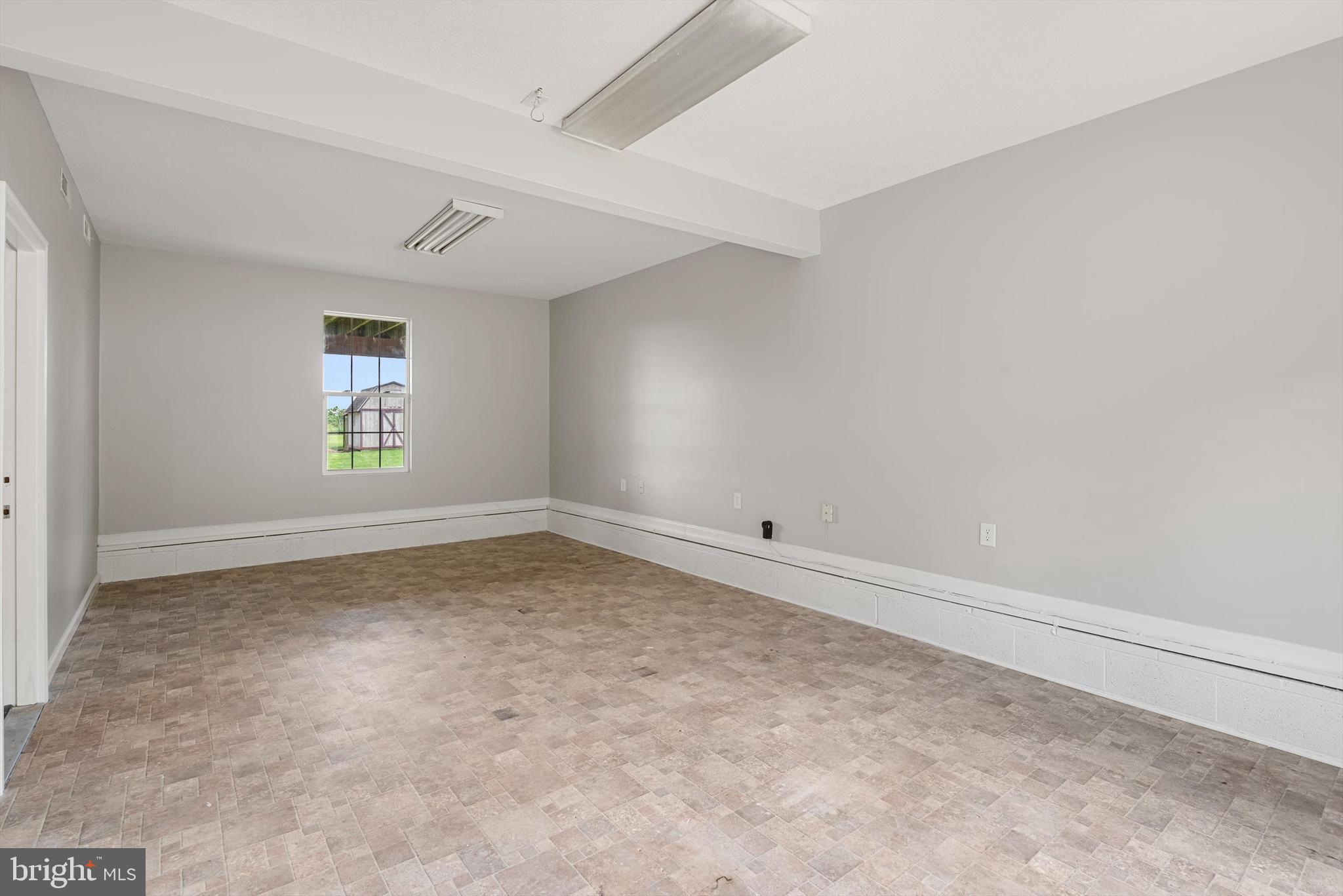 VICTORIA ESTATES - Residential