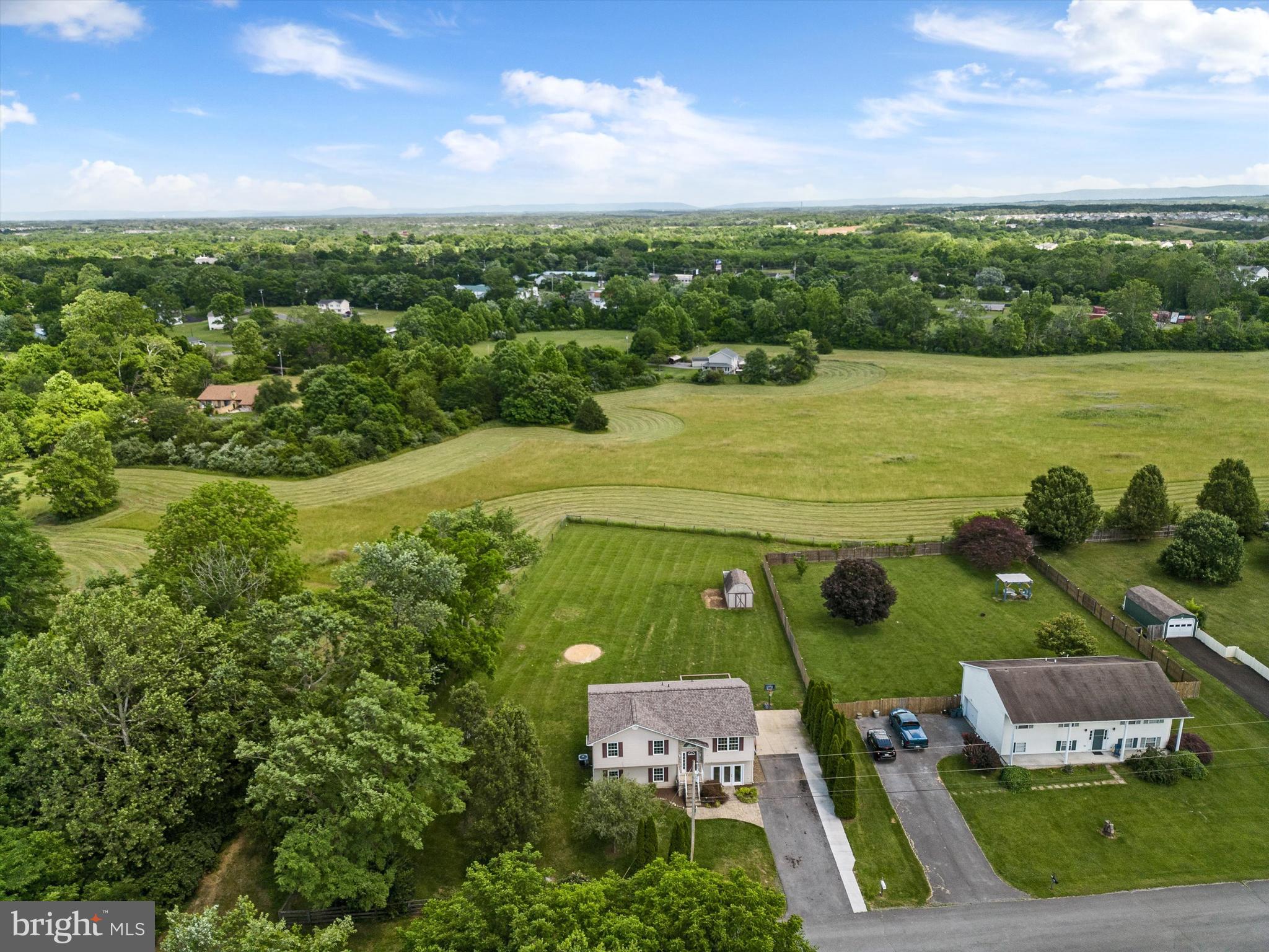 VICTORIA ESTATES - Residential