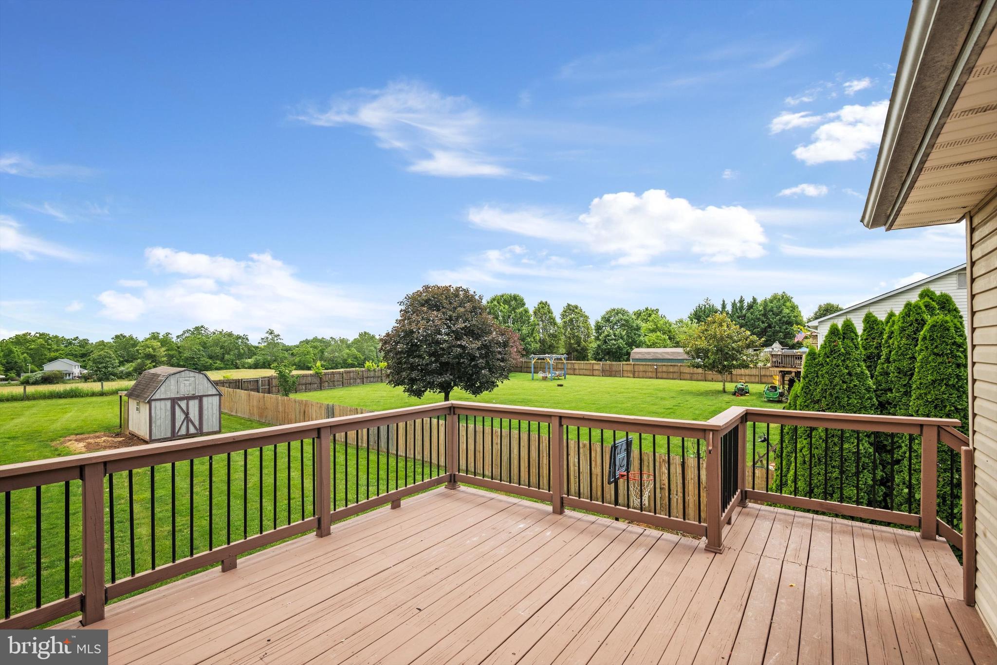 VICTORIA ESTATES - Residential