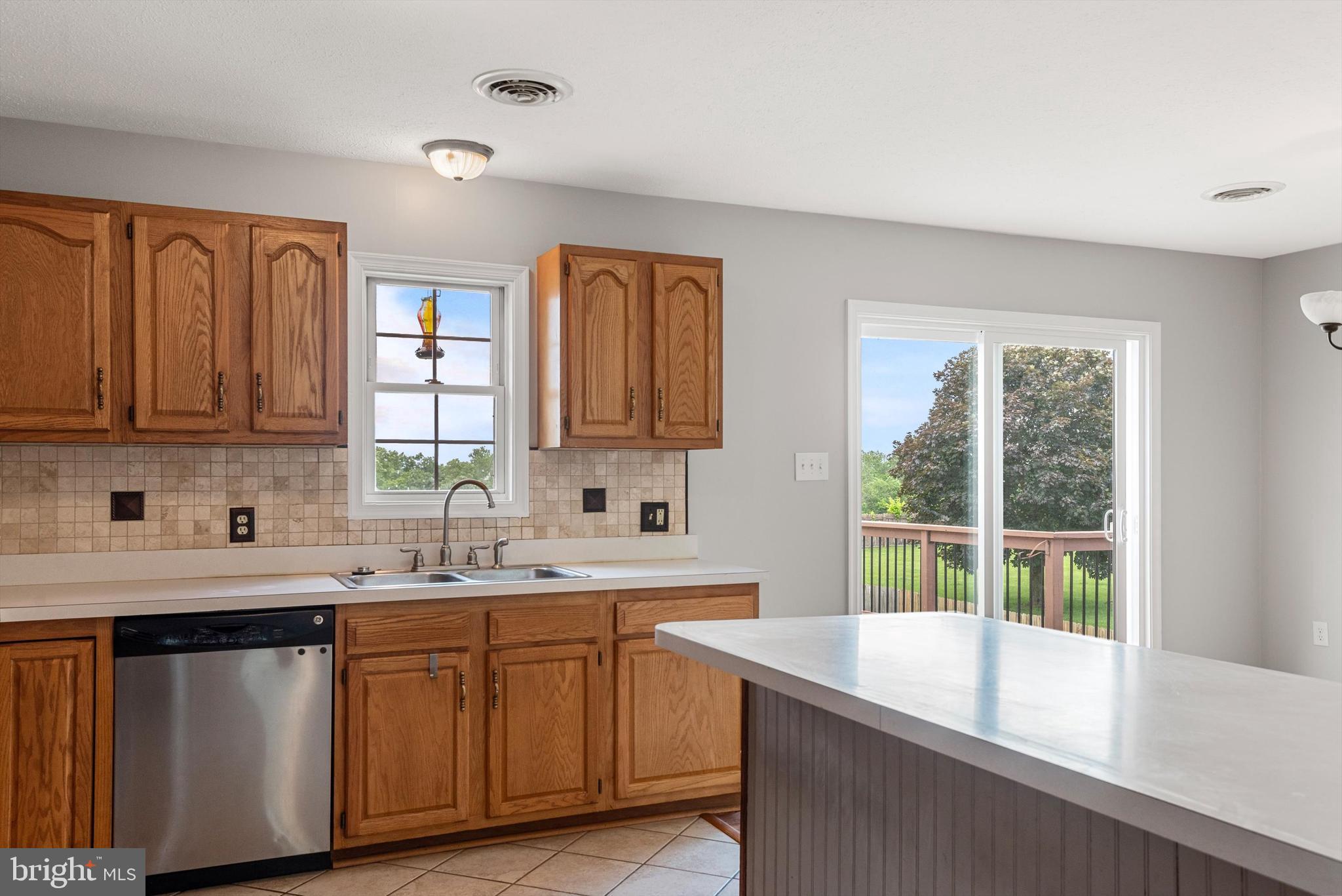 VICTORIA ESTATES - Residential