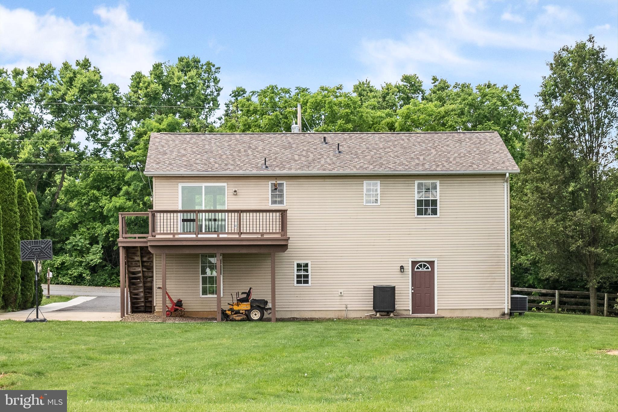 VICTORIA ESTATES - Residential