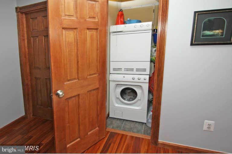 LONDON TERRACE - Residential