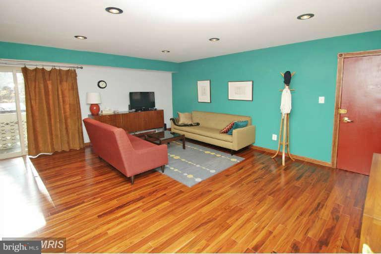 LONDON TERRACE - Residential