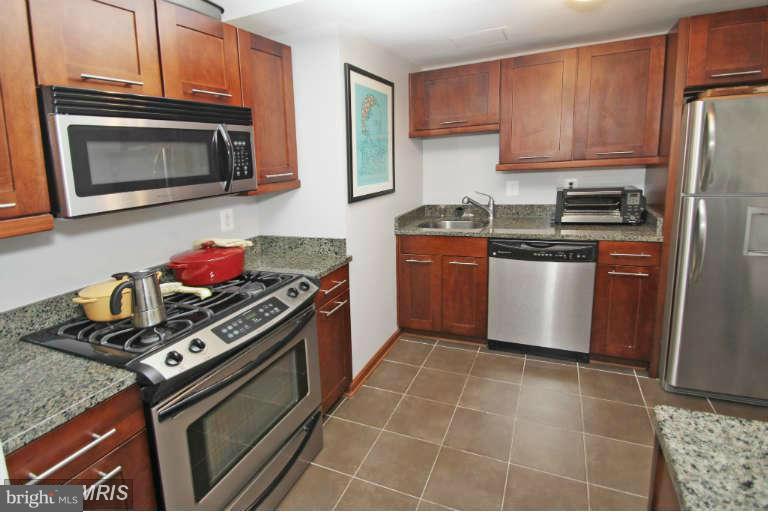 LONDON TERRACE - Residential