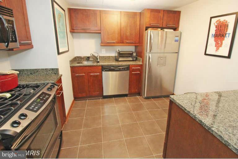 LONDON TERRACE - Residential