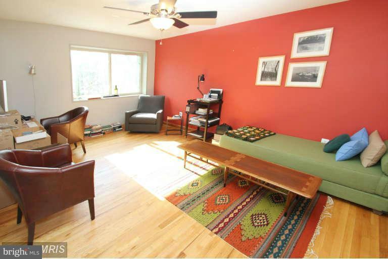 LONDON TERRACE - Residential