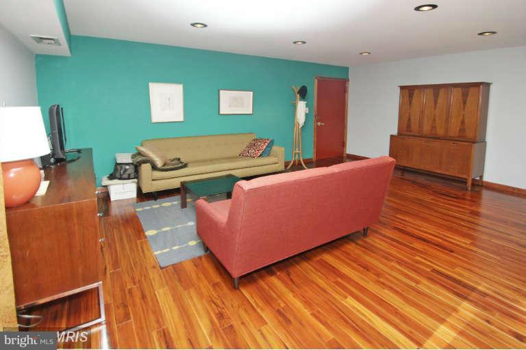 LONDON TERRACE - Residential