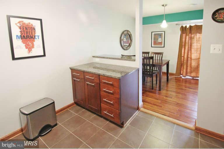 LONDON TERRACE - Residential