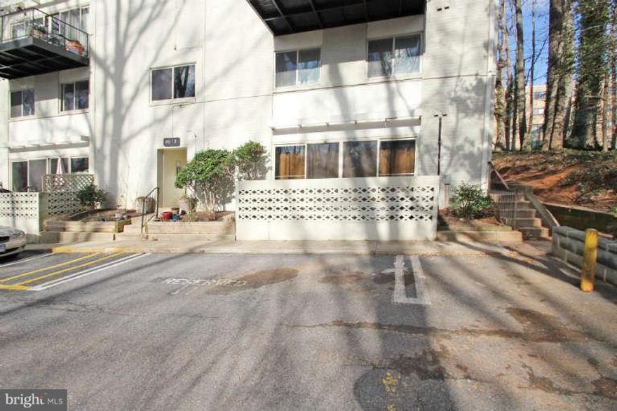 GORGEOUS duplex overlooking Sligo Creek Park! Open floor plan, fabulous wood floors, modern look, granite/stainless steel kitchen, updated baths, tons of closet space, beautifully maintained! Experienced short sale attorney working with sellers.