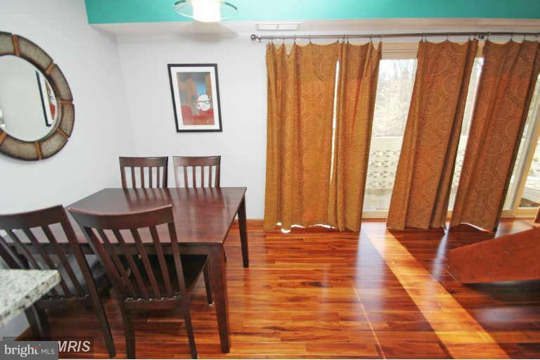 LONDON TERRACE - Residential