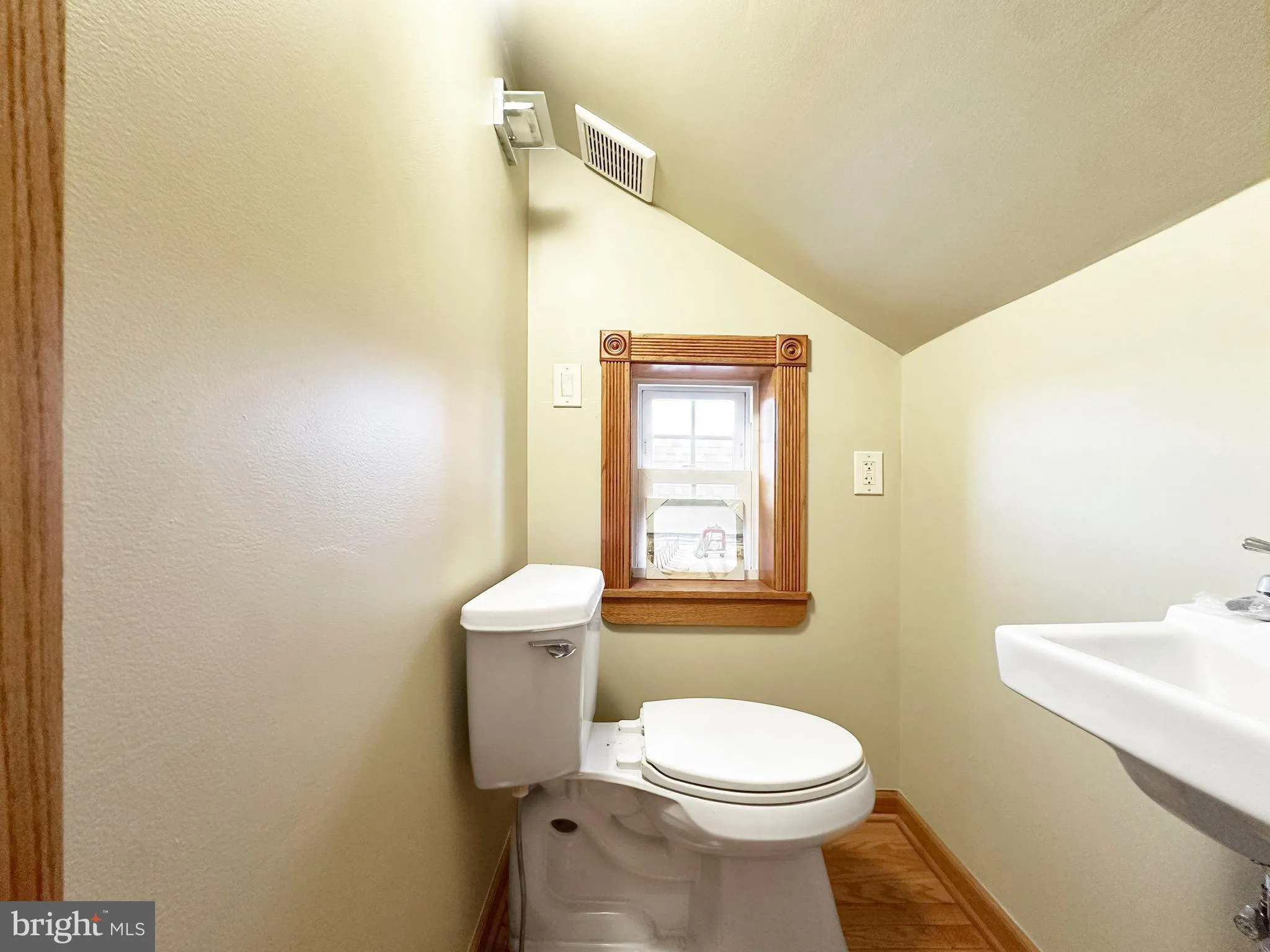 Wildwood, New Jersey 08260, United States, 3 Bedrooms Bedrooms, ,Residential,Active,202038