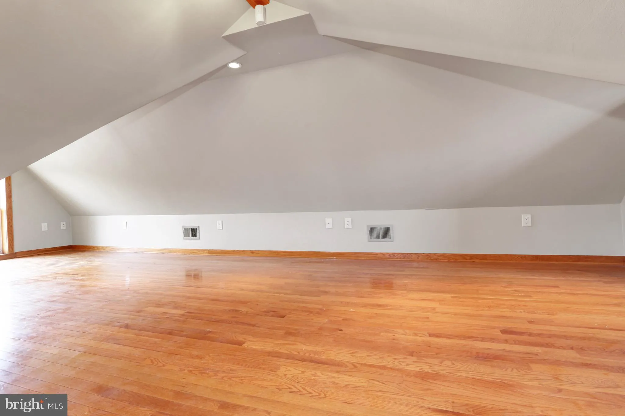 Wildwood, New Jersey 08260, United States, 3 Bedrooms Bedrooms, ,Residential,Active,202038