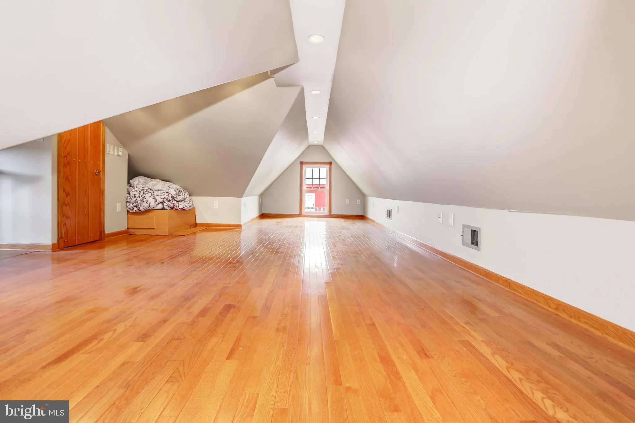 Wildwood, New Jersey 08260, United States, 3 Bedrooms Bedrooms, ,Residential,Active,202038