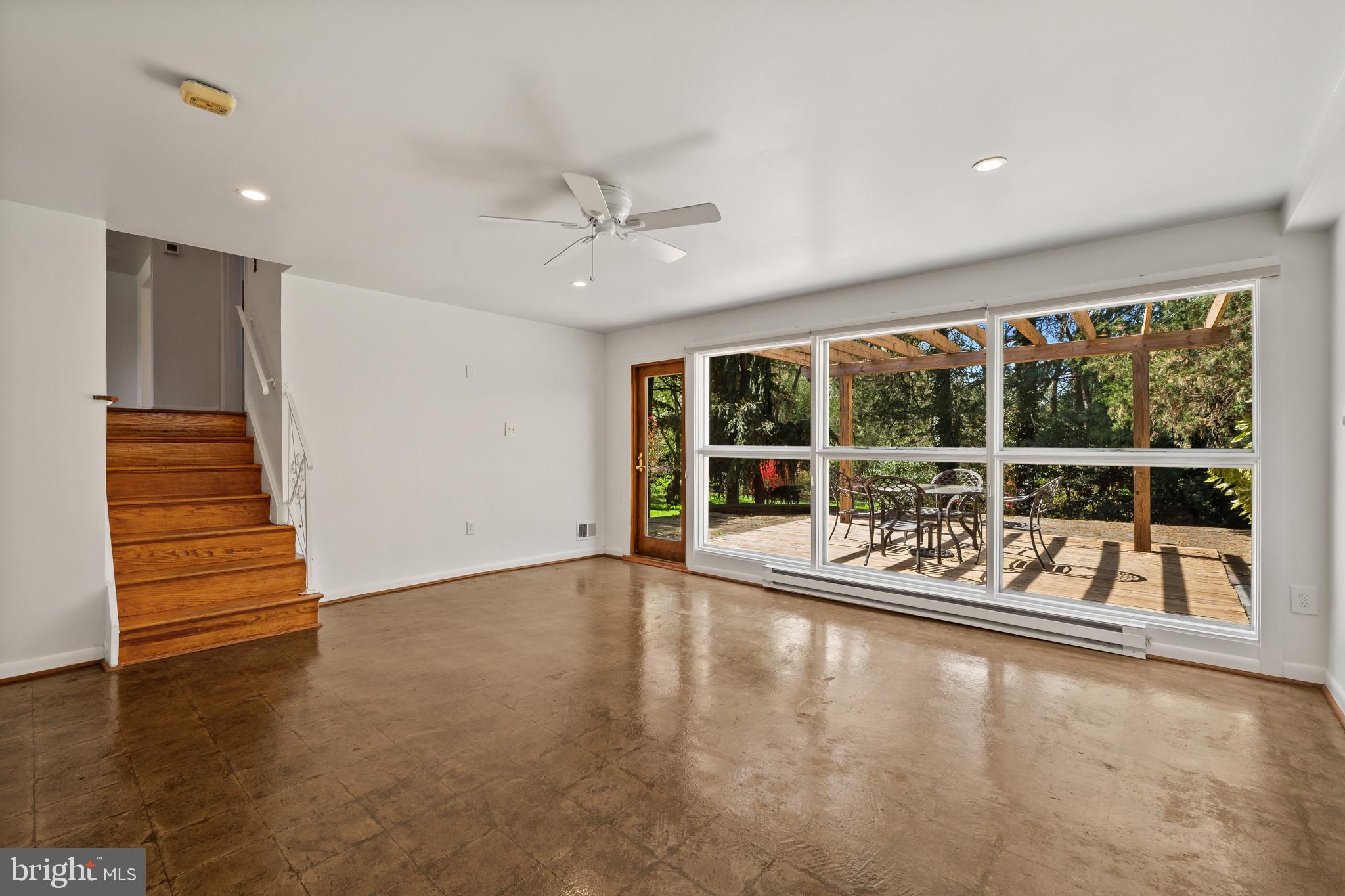 SLEEPY HOLLOW ESTATES - Residential