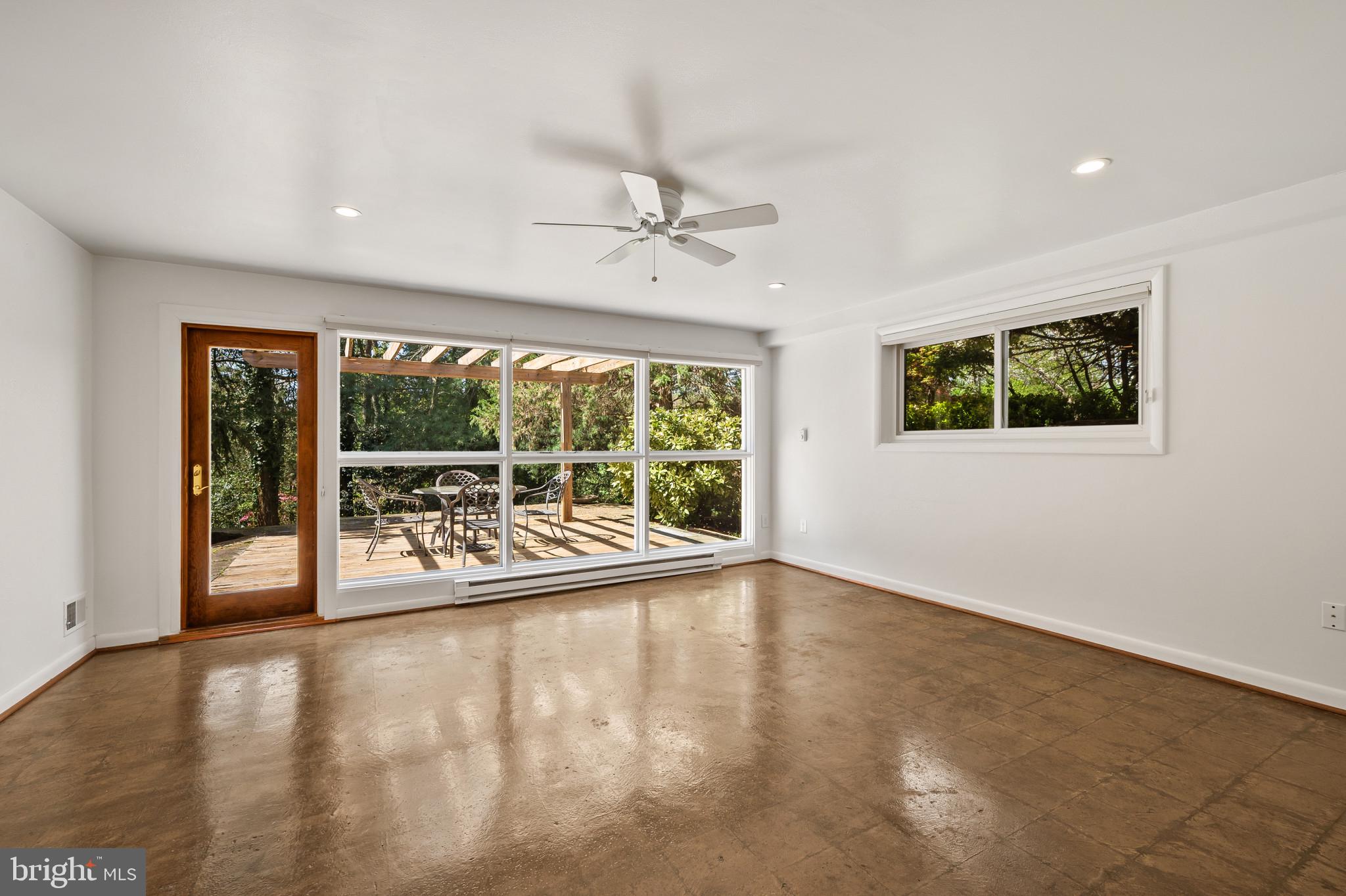 SLEEPY HOLLOW ESTATES - Residential